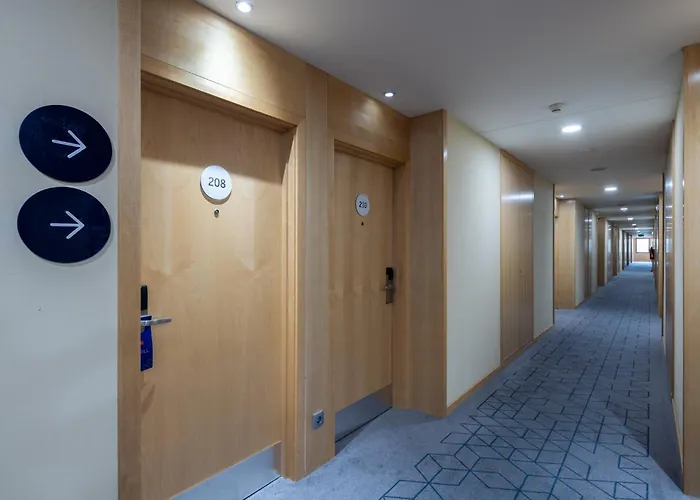 Express Porto Exponor By Ihg Hotel